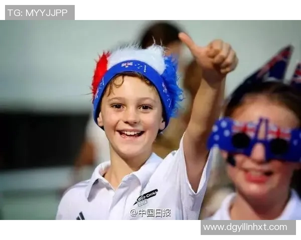 足球明星与女生短袖的时尚碰撞展现青春活力与运动魅力 足球明星与女生短袖的时尚碰撞展现青春活力与运动魅力